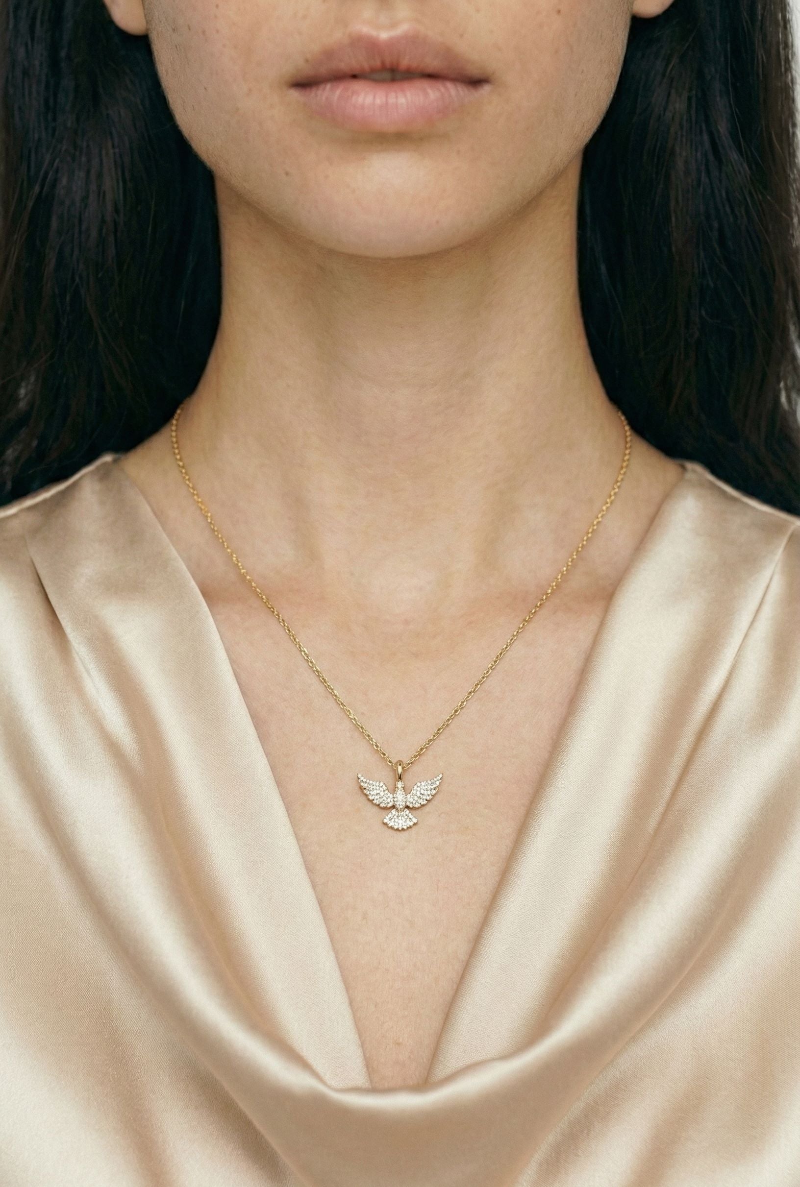 KARIGAAR Celestial Wings Pendant – Graceful Luxury Design