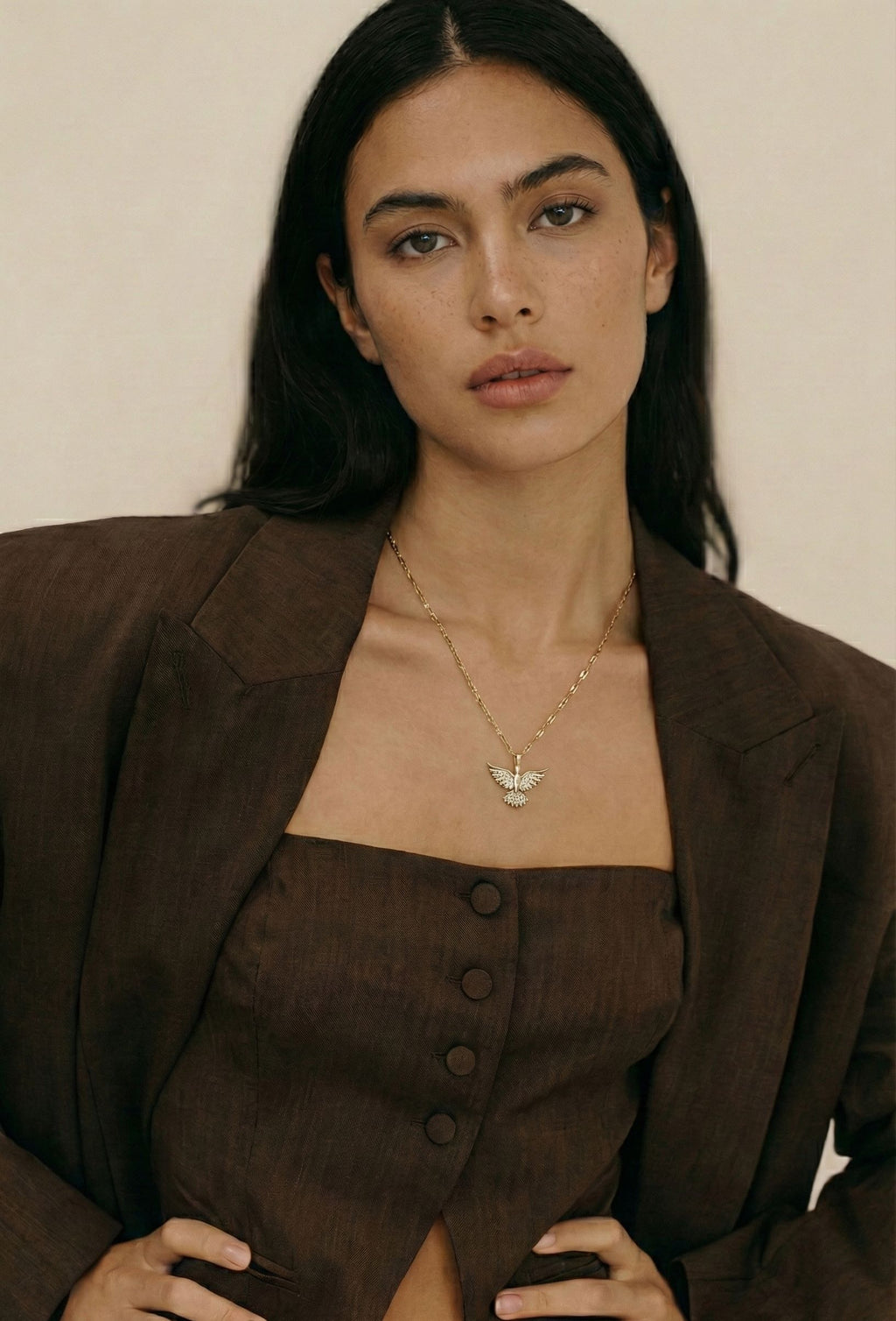 KARIGAAR Celestial Wings Pendant – Graceful Luxury Design