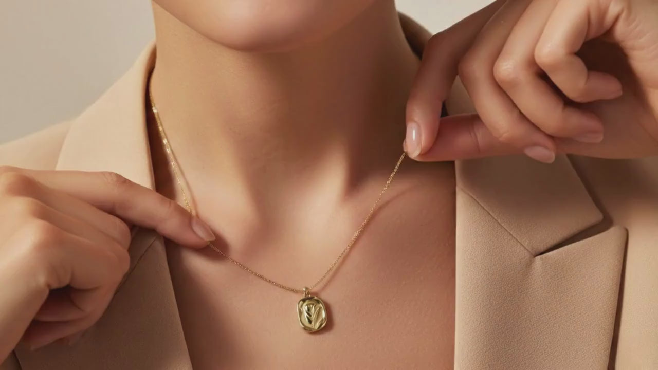 KARIGAAR Nature Muse Pendant – Timeless Minimal Design